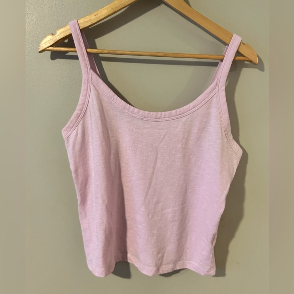 Bundle: two large fitted tank tops, lilac and black